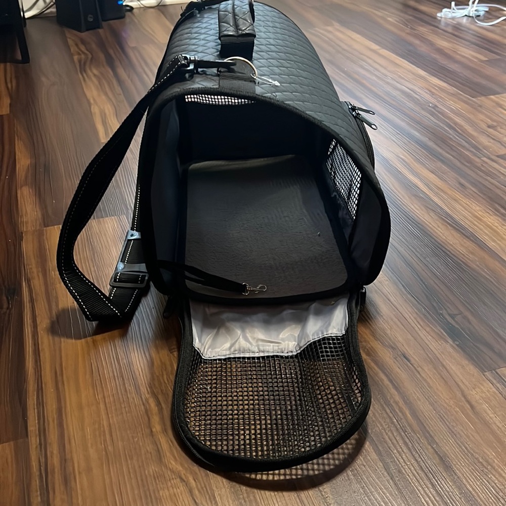 Dog carrier